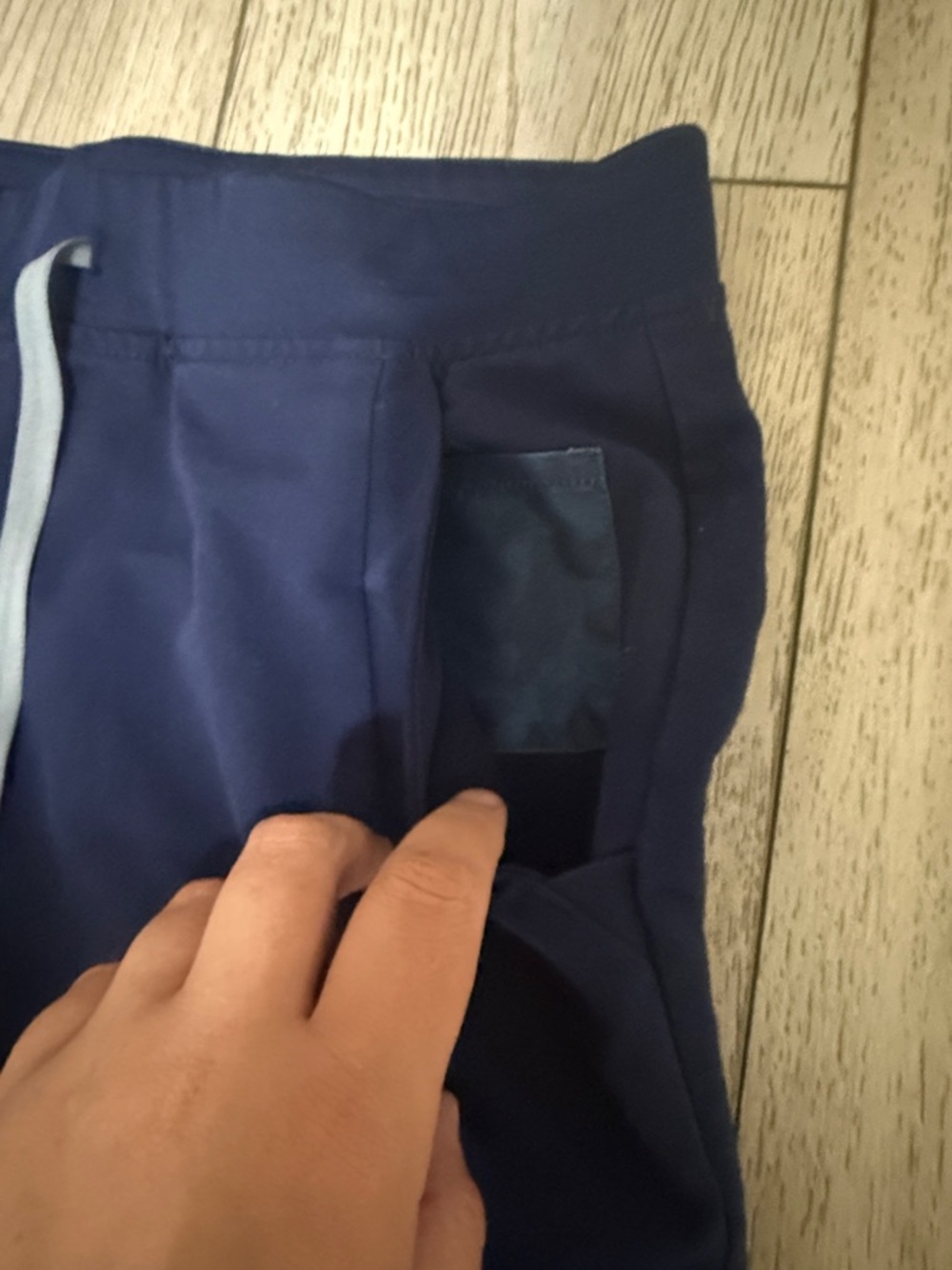Figs navy scrub bottoms - Picture 3 of 9